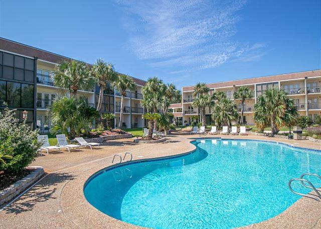 Fun 2 Bed/2 Bath Condo With Pool On Biloxi Beach Extérieur photo